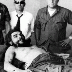 Oι πράκτορες της CIA Felix Rodriguez (αριστερά) και Gustavo Villoldo.