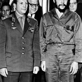 Che Guevara with Yuri Gagarin 3