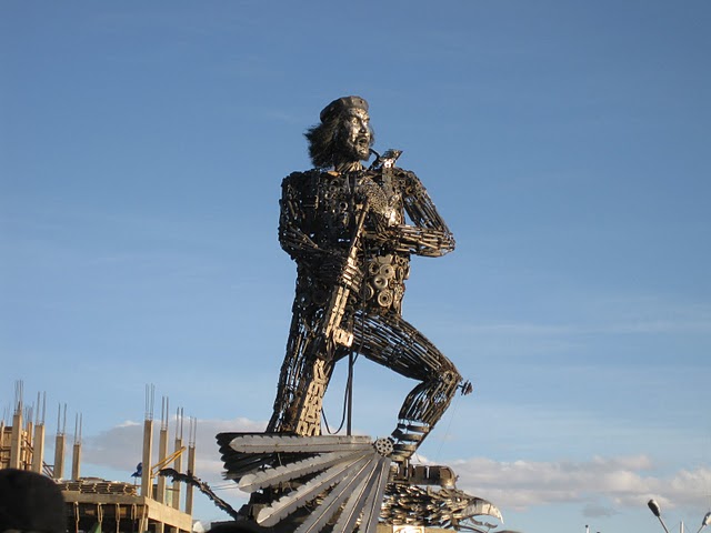 Che Guevara statue in La Paz, Bolivia