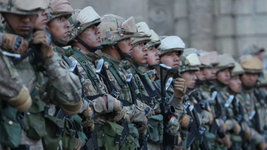 Βολιβία: Η πραξικοπηματική κυβέρνηση μετονόμασε στρατιωτική ακαδημία προς τιμήν των δολοφόνων του Τσε